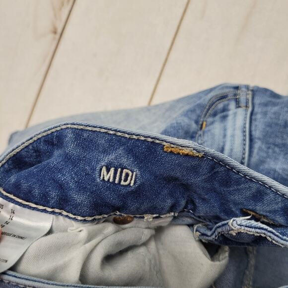 American Eagle AEO Midi shorts acid wash soft stretch - Picture 3 of 4
